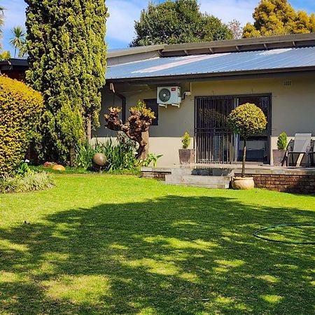 Spies Villa - Fast Wi-Fi, Netflix And Generator Middelburg  Exterior photo