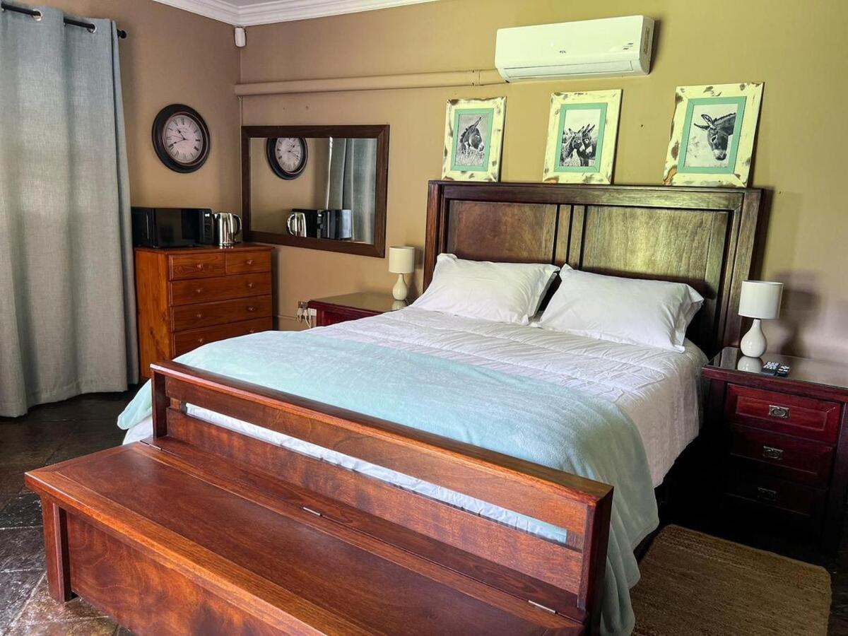 Spies Villa - Fast Wi-Fi, Netflix And Generator Middelburg  Exterior photo
